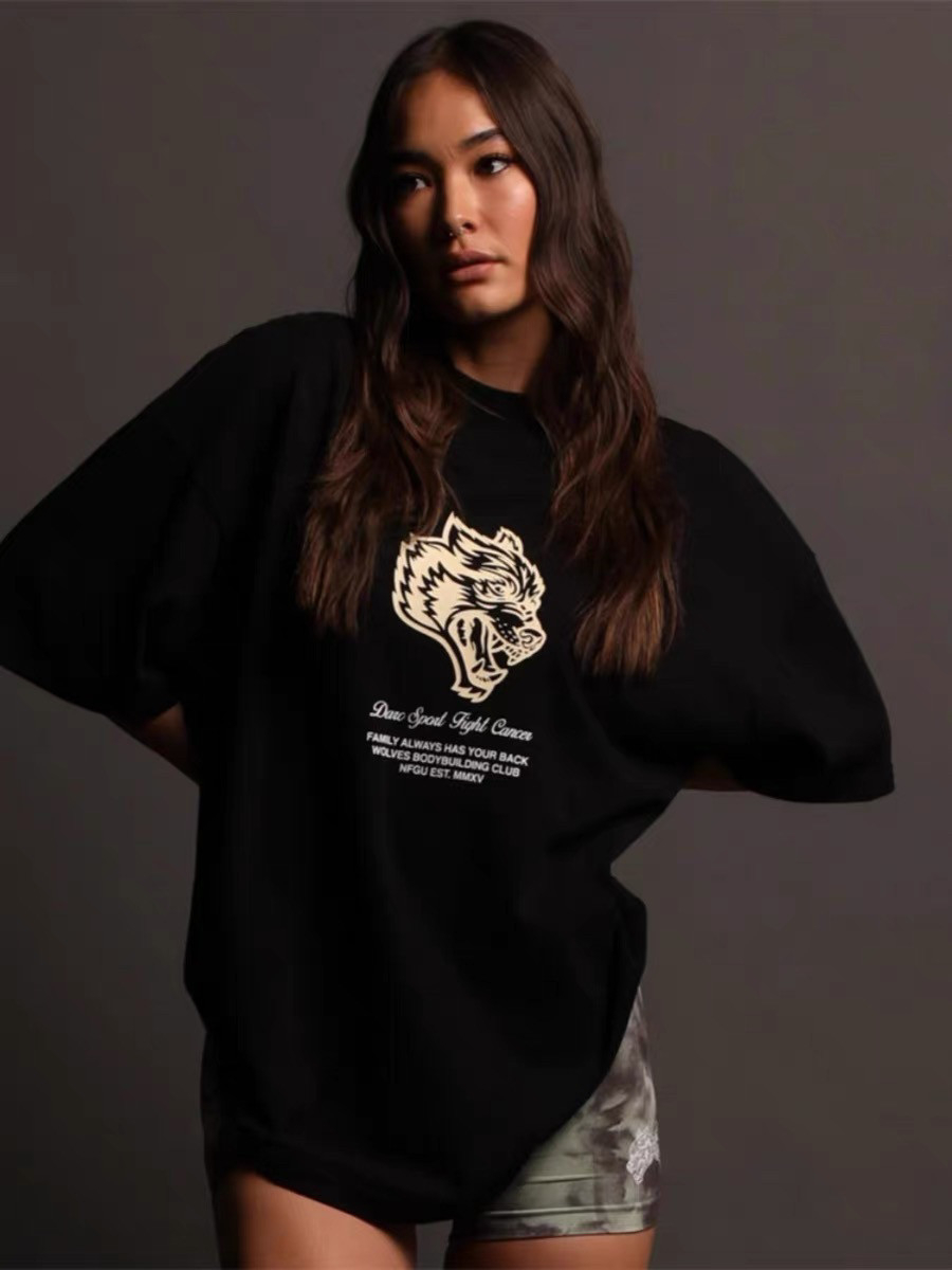 Белая классическая футболка с  – обзор и цена Streetwear Gym Brand